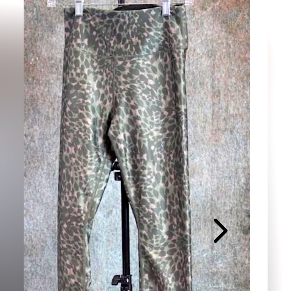 GOOD AMERICAN Women's Olive & Pink Animal Print Leggings - 2